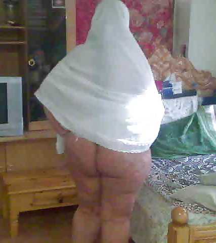 Arab Big Ass - Mature Home Butt - Candid Booty