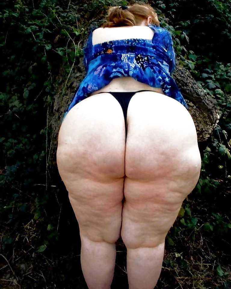 BIG Round & FAT Asses Outdoors! #3