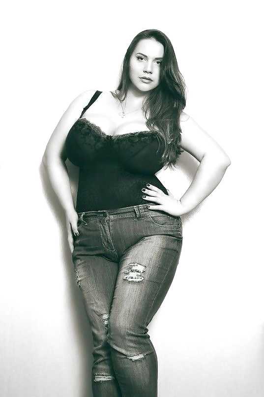 Curvy Beauties 83 Clothed Edition