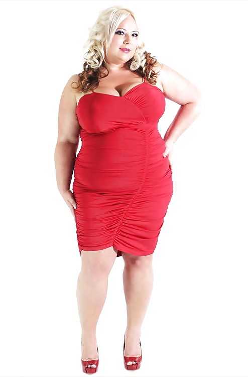 Curvy Beauties 53 Clothed Edition